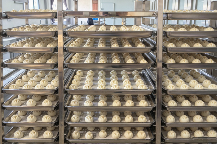 生產(chǎn)線生產(chǎn)出來的包子成品